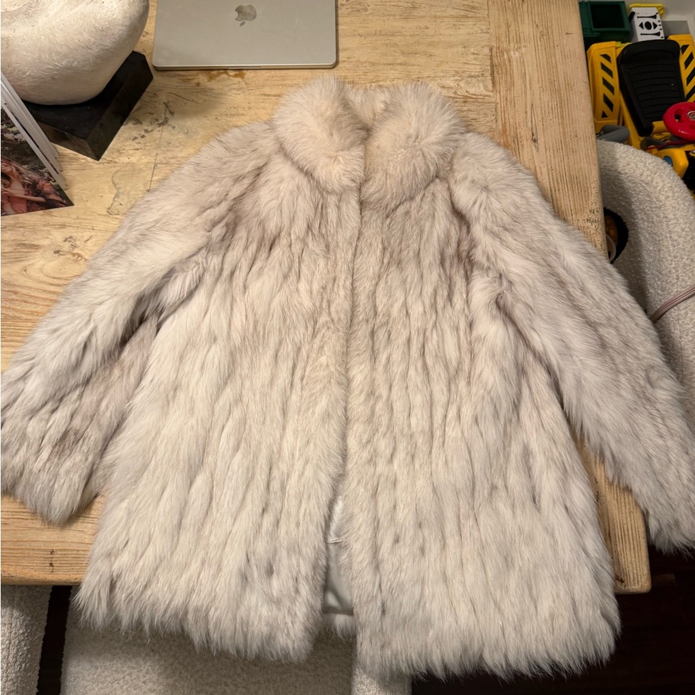 Elegant Rabbit Fur Coat - Picture 3 of 4